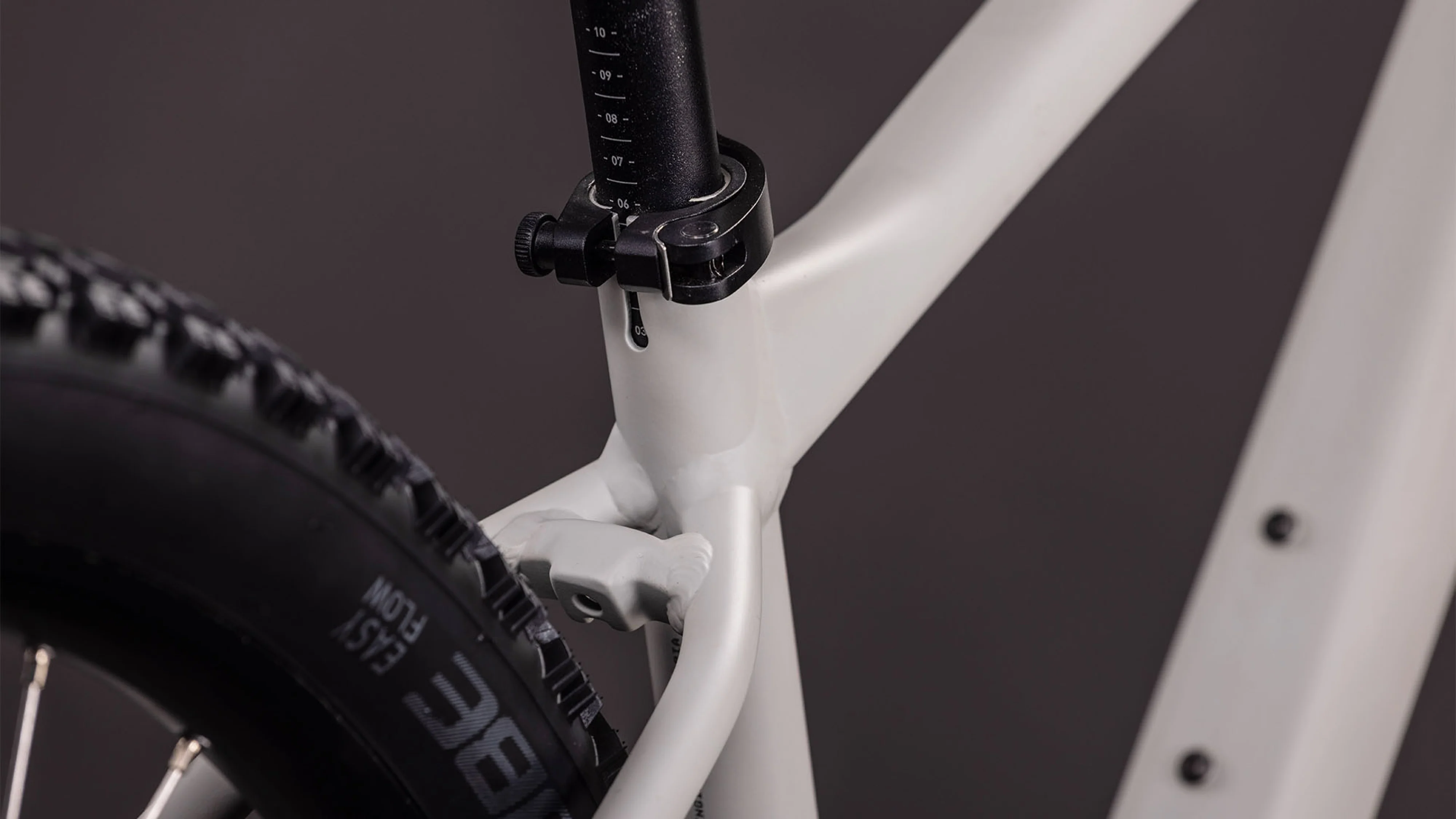 Cube Aim Pro greige´n´titan (2026) - Image 3