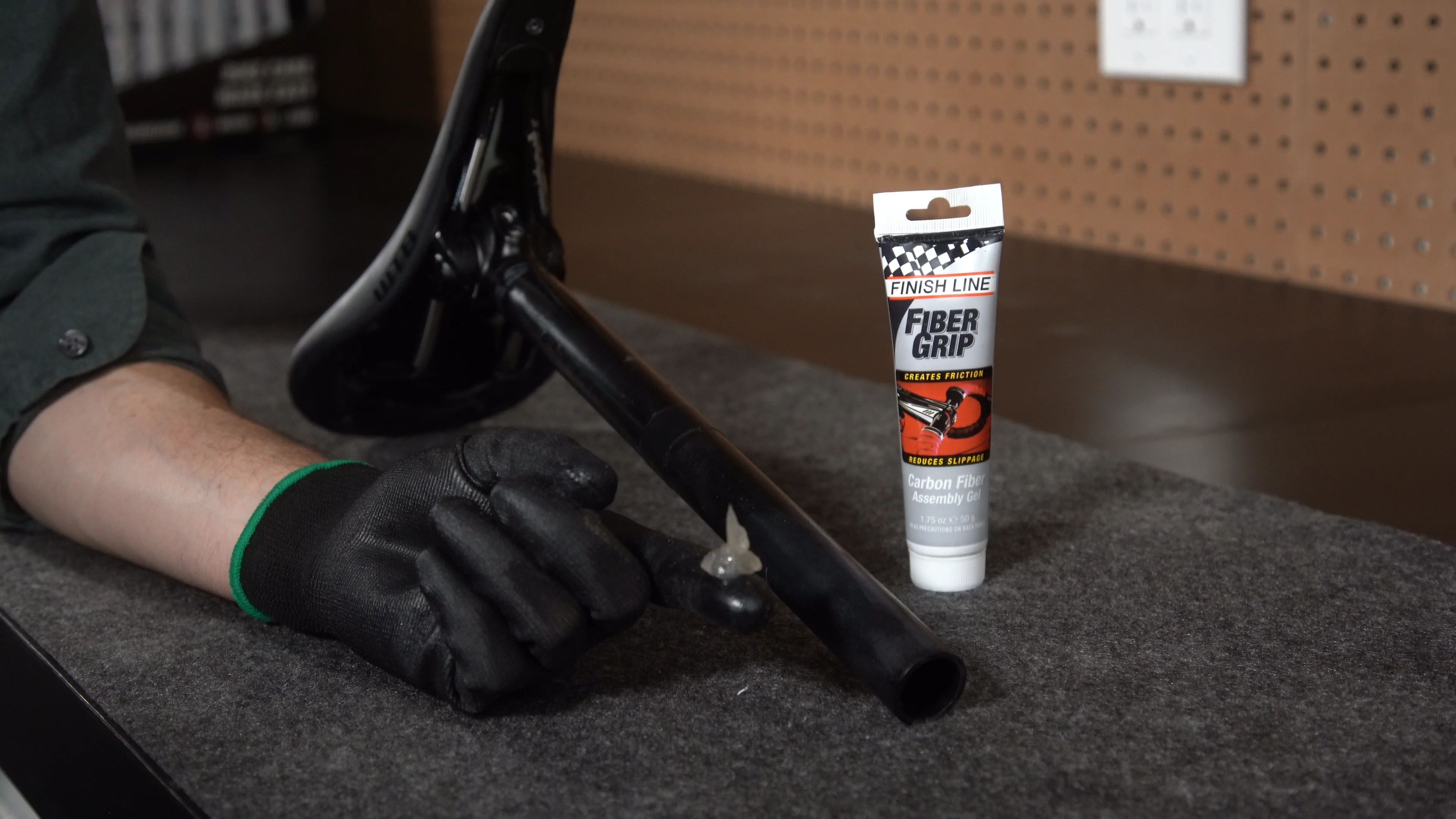 Finish Line Karbon Montage-Gel 50g Tube - Image 3